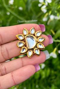 Golden ring in uncut Kundan