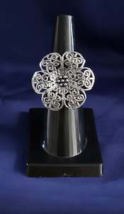 Oxidised ring in adjustable size