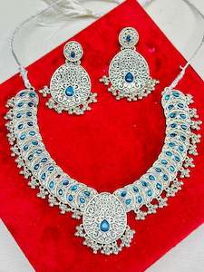 Necklace set with earrings