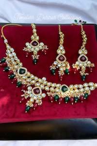 Multi colour Choker / necklace set in monalisa with Kundan ( combo of maroon and green )