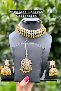 C Mehndi Green Colour Jewellery Options: Mehndi green choker / necklace set in Kundan