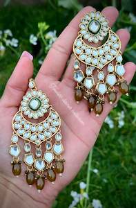 C Mehndi Green Colour Jewellery Options: Mehndi green earrings and tikka set in Kundan