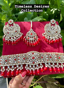 Red choker / necklace set in Kundan ( oversized earrings 👌)