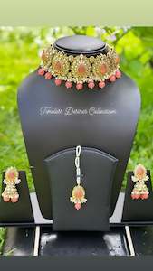 Peach necklace / choker set in Kundan with antique polish