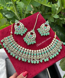 Pista colour choker / necklace set in mirror