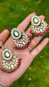 Purple or wine earrings and tikka set in Kundan