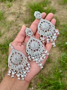 Silver earrings with tikka- J10