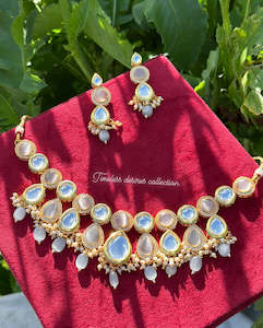 Grey choker / necklace set in Kundan with Mona Lisa ( statement pc )