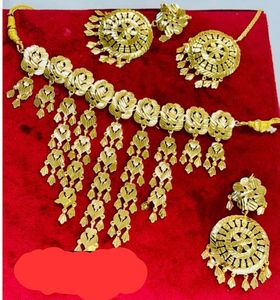 Gold look necklace set - ( Code:077)