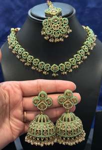 Necklace set with earrings and tikka in polki, Colour: Mint, Code: 082