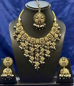 Necklace set with earrings and tikka in polki, Colour: Black, Code: 103