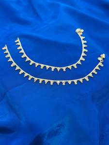 Anklets: Antiq anklets in gold colour - (Code:053)
