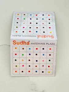 Round shape small bindi card in Multicolour