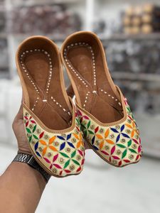 Punjabi jutti, Colour: Multi, (Code: 126)