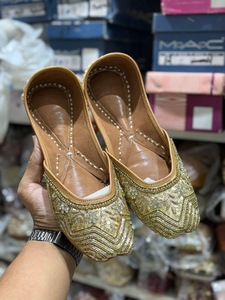 Jutti Collection: Punjabi jutti, Colour: Golden, (Code: 123)