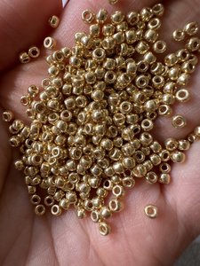 PF557, 8/0 (3 mm), 10g - Timeless Fashion