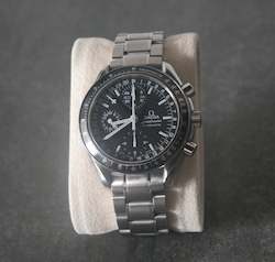 Omega: Omega Speedmaster, Triple date, 39mm, Automatic Chronograph, model 3520.50.00 - Mark 40,