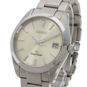 Seiko: Grand Seiko, Elegance collection, Champagne dial, 40mm, 9F82 Quartz, SBGV021 (Off-shore item)