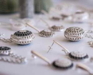 Jewellery: Connective Kina jewellery set