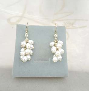 #075 Faux Pearl Cluster Dangle Earrings