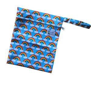 Somewhere over the rainbow (inbetweener wet bag)