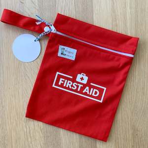 First aid (inbetweener wet bag)