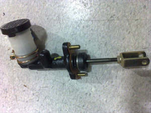 Clutch Parts: Clutch Master Cylinder 32987886