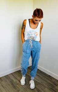 Jeans: Refuge chambray acid jogger