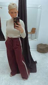Refuge side stripe wide leg trousers wine
