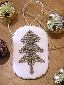 Christmas: Filigree Tree