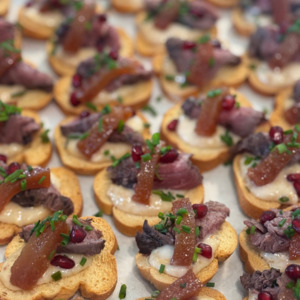 Beef Eye Fillet Crostini with Horseradish Creme & Quince (DF)(Premium)