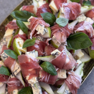 Pear, Blue Cheese & Prosciutto Bites (GF)