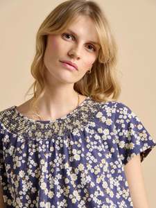 Tops: Floating Daisy T-Shirt