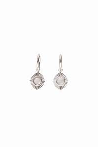 Sale: Stilen Chanel Huggie Earrings - Silver