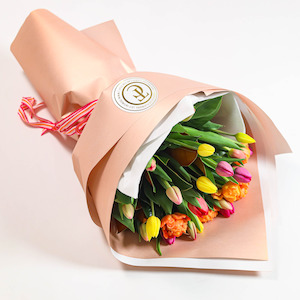 76 100: Circus Tulips