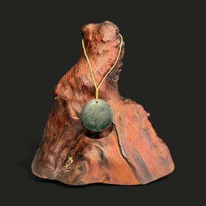 Taonga: Porowhita Iti – Pounamu Pendant
