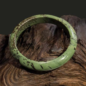 Taonga: Poroporo – Pounamu Bangle