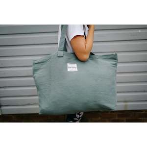 Accessories: The Hauler Bag | Blue Grey