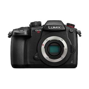 Panasonic GH5 S Mirrorless Micro Four Thirds Digital Camera