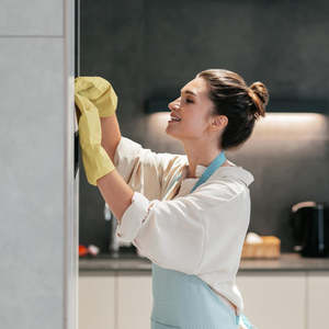 Cleaning Service: Complete Kitchen Degreasing & Sanitization