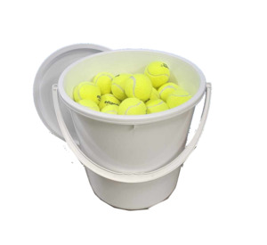 Tennis Racquets Balls: Bucket of Tennis Balls - Set of 60