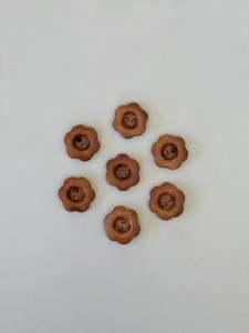 buttons - wooden flowers