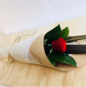 Single Small Flowers: Single Red Rose