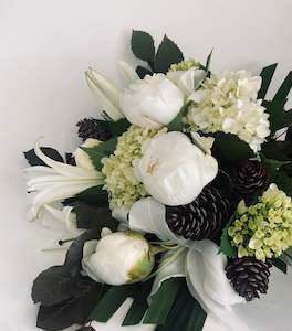 Christmas: White Christmas Bouquet
