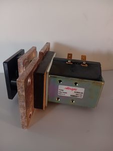 Products: Guinault 800A 24VDC Contactor CKCT00590 – Tried & Tested