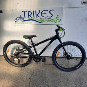 Products: Avanti Black Thunder Fat Tyre kids bike – “As New” – Further reduced