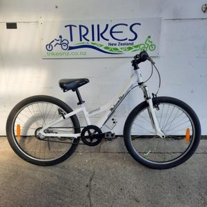 Products: Malvern Star Livewire 24i kids bike – “Pre-Loved” – top condition