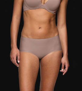 BODY MAKE UP ILLUSION SMOOTH SHORT