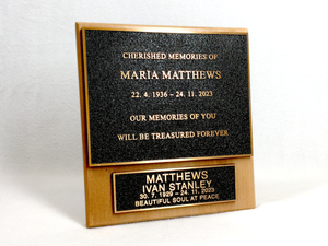 Brass: Bronze Memorial Plaque