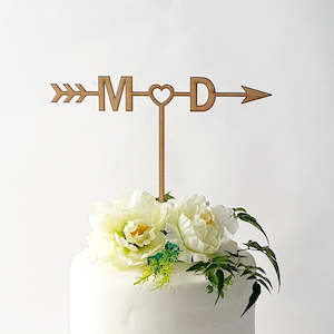 Wedding: Engagement and Wedding cake topper, Personalized Initials, arrow of love